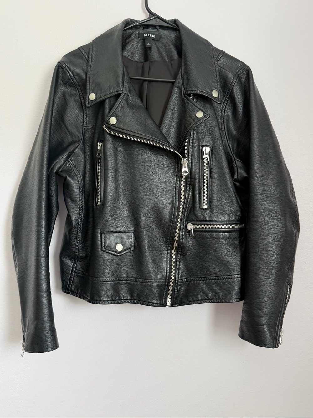 Torrid Black Faux Leather Moto Jacket Size 2 Cropped Silver Hardware